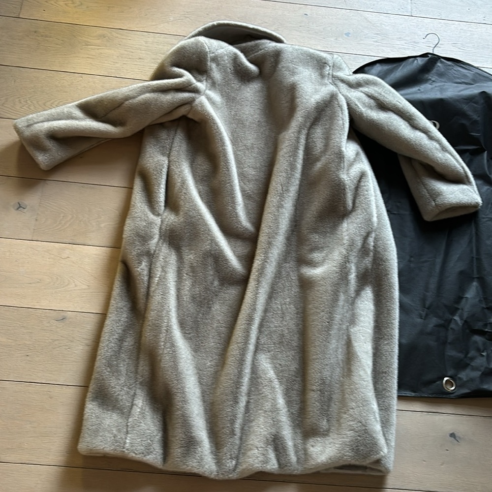 Banana Republic faux fur long coat - Picture 5 of 8